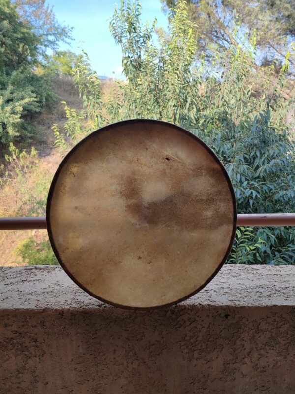 tambour chamanique 45 cm de diamètre -
peau de buffle Copier